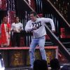 Salman - Katrina dance on the tunes of O O Jane Jana at a show