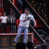 Salman - Katrina dance on the tunes of O O Jane Jana at a show
