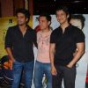 Bollywood actors Madhwan, Aamir Khan and Sharman Joshi at the press meet of "3 Idiots" at Taj Land''s End