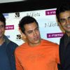 Aamir Khan with his" 3 Idiots" team in Kolkata on 31st night