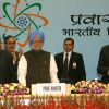 Prime Minister Dr Manmohan Singh, Union Minister for Overseas Indian Affairs Vayalar Ravi , Delhi Chief Minister Shiela Dikshit, Lord Khalid Hameed and Venu Srinivasan at the inaugural of '''' 8th Pravasi Bharatiya Divas'''' in New Delhi on Friday