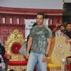 Salman Khan with Kids at "Veer Ka Darbar" at Oberoi mall