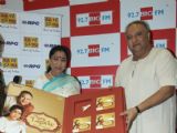 Asha Bhosle and Shujjat Khan at the launch of saregam's Naina Lagai Ke' exclusively on 92.7 BIG FM