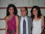 Shilpa and Shamita Shetty at Anmol Jewellers preview