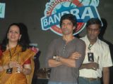 Farhan Akhtar celebrate Bandra concert with Asif Ali Beg at Bandstand