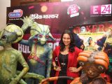 Sonakshi Sinha teaches dance to Aliens of film Joker