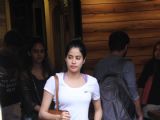 Jhanvi Kapoor - Ishaan Khattar's lunch date