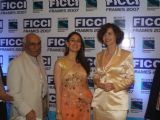 Kareena Kapoor with Yash Chopra and Italian actress Anna Galiena at the opening ceremony of FICCI FRAMES