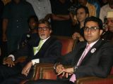 Amitabh Bachchan and Abhishek Bachchan watch Paa with kids