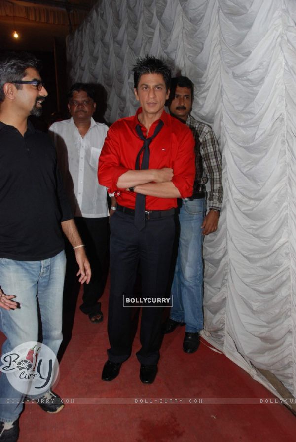 Shahrukh Khan at Khichdi Movie event (100025)