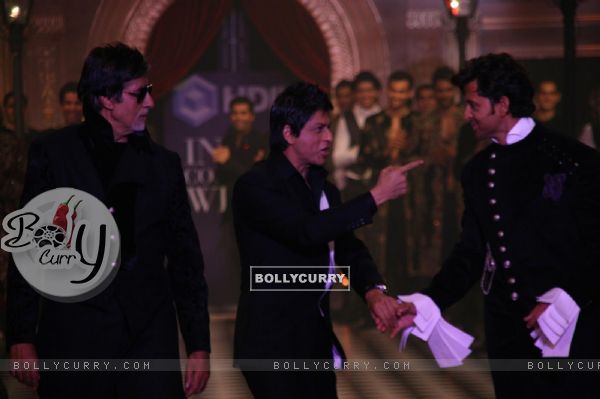 Amitabh Bachchan, Shahrukh Khan and Hrithik Roshan at HDIL India Couture Week 2010