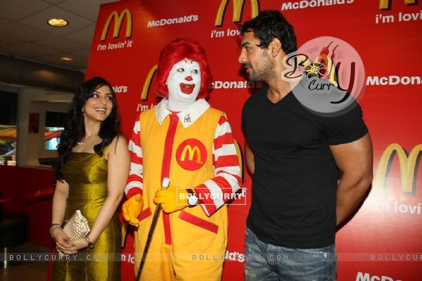 John and Pakhi at McDonalds to promote Jhoothi Hi Sahi at Andheri, Mumbai (102046)
