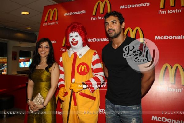 John and Pakhi at McDonalds to promote Jhoothi Hi Sahi at Andheri, Mumbai (102047)