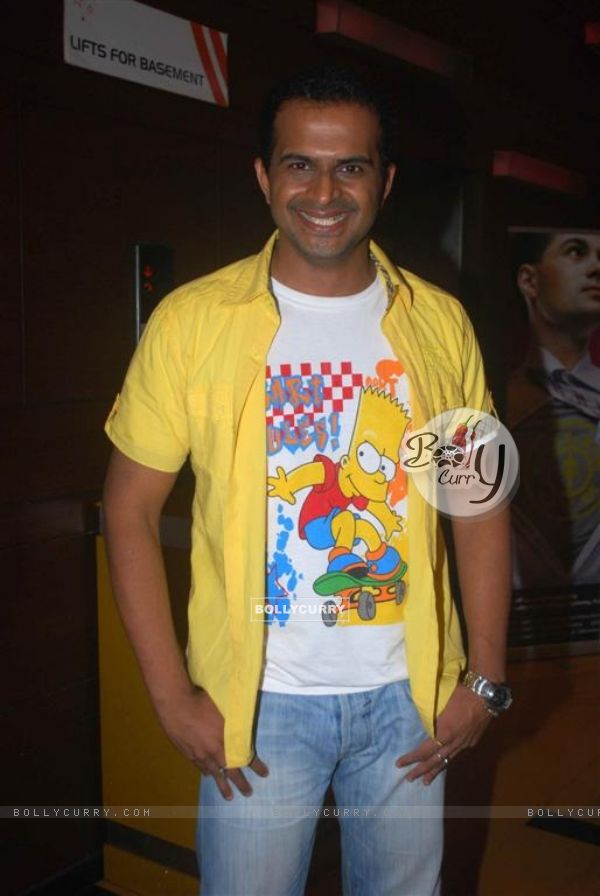 Guest at Premiere of Dus Tola at Cinemax, Mumbai (103043)