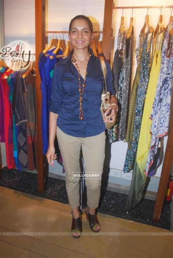 Shweta Kawatra at Launch Of Gogee-Sharddha-Mayank Designer Wear in Mumbai