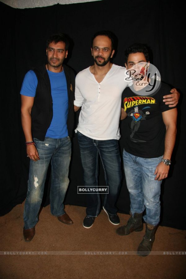 Golmaal 3 stars Ajay Devgan, Rohit Shetty and Kunal Khemu on the sets of KBC (104026)