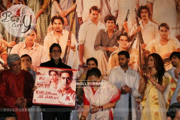 Bachchan Family at Audio release of 'Khelein Hum Jee Jaan Sey' (104328)