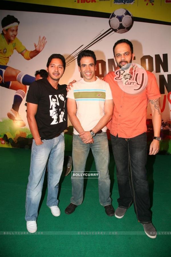 The Golmaal 3 cast and crew supports Nick Let's Just Play (105118)