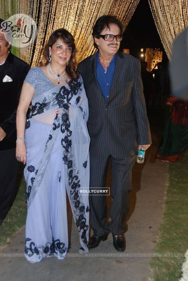 Sanjay Khan with his wife at Vivek Oberoi's wedding reception at ITC Grand Maratha