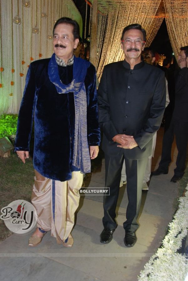 Suresh Oberoi with Sahara Company owner at Vivek Oberoi's wedding reception at ITC Grand Maratha