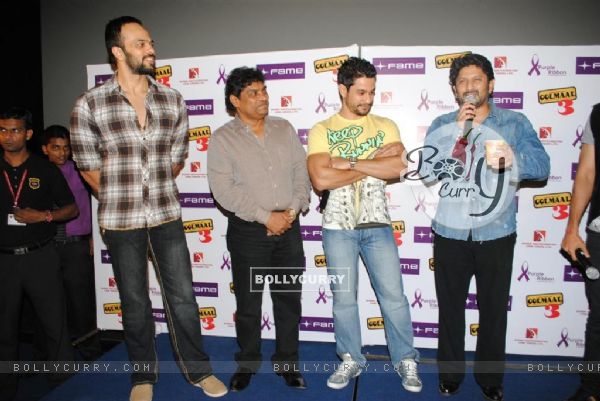 Golmaal 3 cast celebrate success of their film with underprivileged kids on Childrens Day at FAME Cinemas in Andheri, Mumbai (107347)