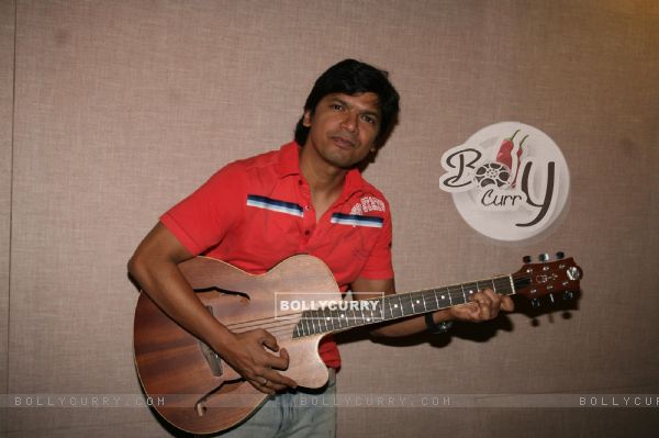 Shaan recorded song for the Hindi film Satrangee Parachute