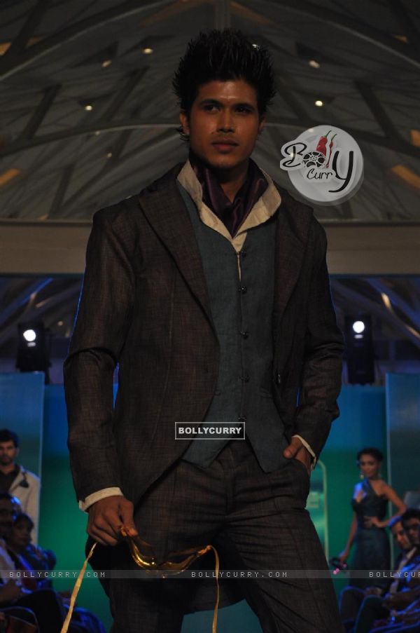 Models walks the ramp at the MTV Making The Cut bash