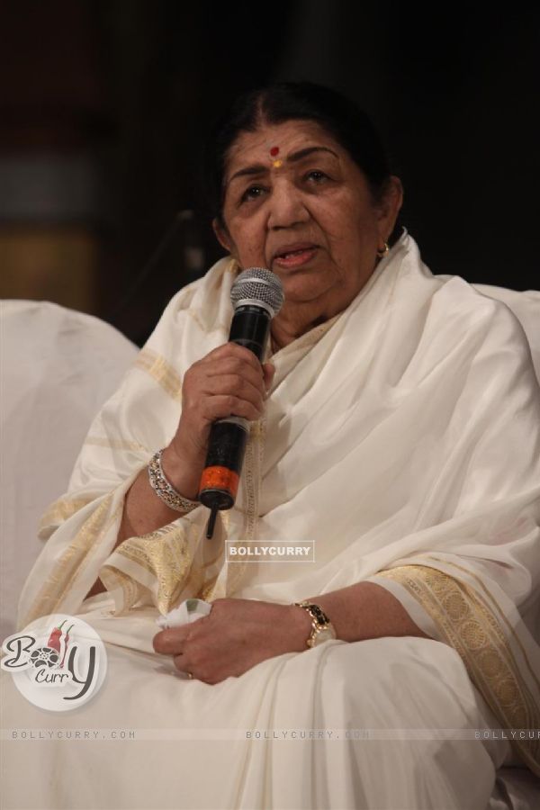 Lata Mangeshkar at National Festival Of Indian Classical Music & Dance at Ravindra Natya Mandir