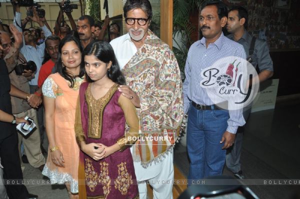 Amitabh Bachchan with Kaun Banega Crorepati's grand winner Rahat Taslim