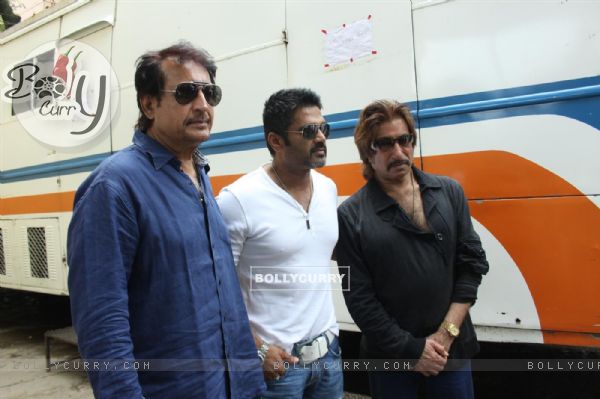 Shakti Kapoor, Sunil Shetty and Kiran Kumar at Raqt-Ek Rishta film Mahurat at Filmistan (108597)