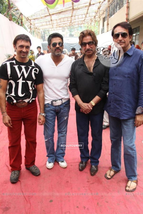 Shakti Kapoor, Sunil Shetty and Kiran Kumar at Raqt-Ek Rishta film Mahurat at Filmistan (108603)