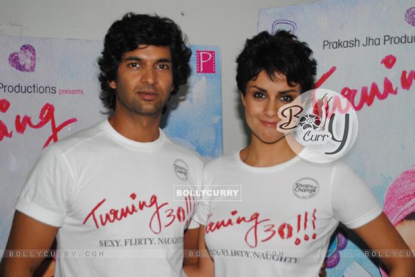 Gul Panag and Purab Kohli at the promotion of there movie turning 30 event (109175)