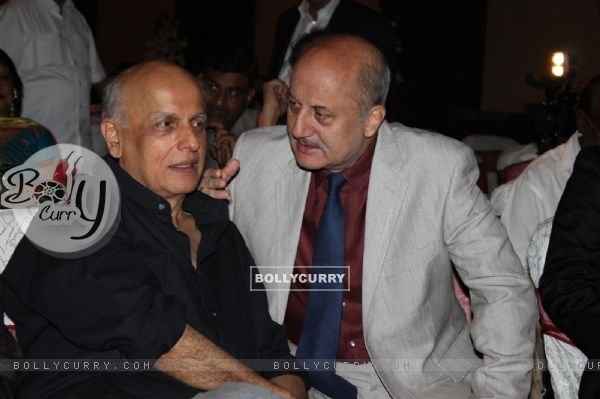 Mahesh Bhatt and Anupam Kher at the launch of the film 'Kuch Log' based on 26/11 attacks