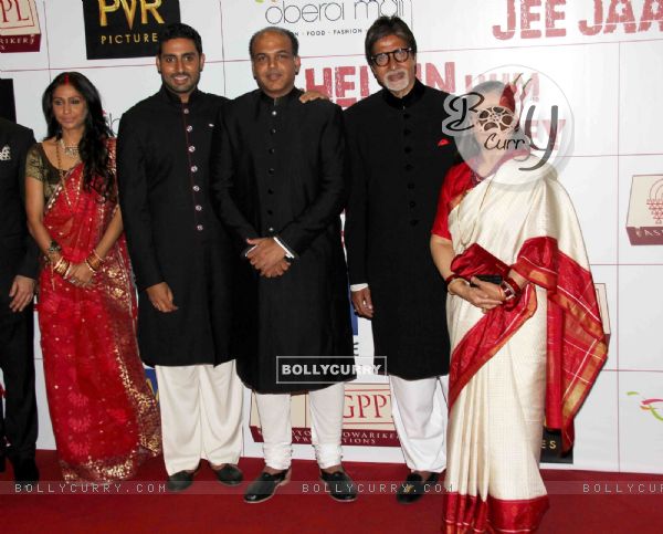 Ashutosh, Abhishek with Amitabh and Jaya Bachchan at Premier Of Film Khelein Hum Jee Jaan Sey (110472)