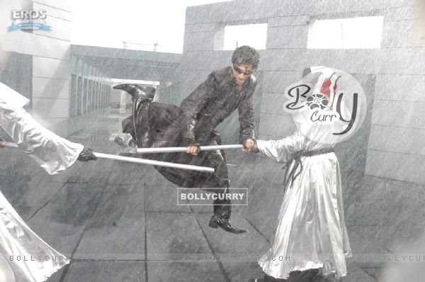Shahrukh Khan fighting in Rain (11060)