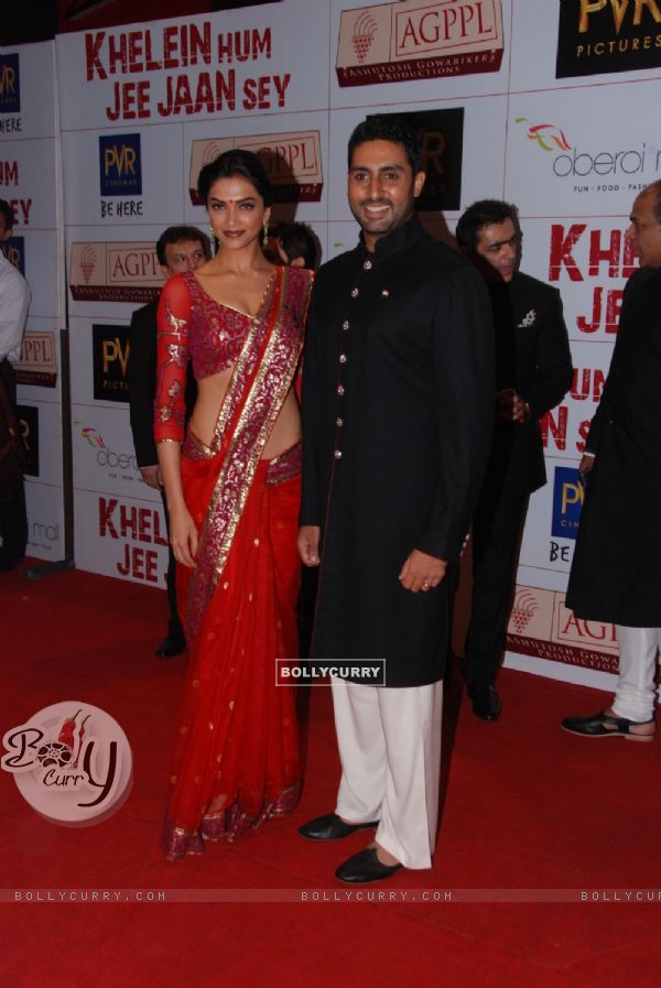 Bollywood actor Abhishek Bachchan and Deepika Padukone at the premiere of (110924)
