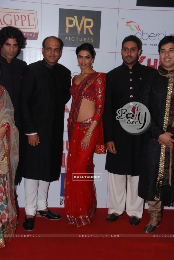 Team of "Khelein Hum Jee Jaan Sey" at the premiere of the movie in Mumbai. . (110927)