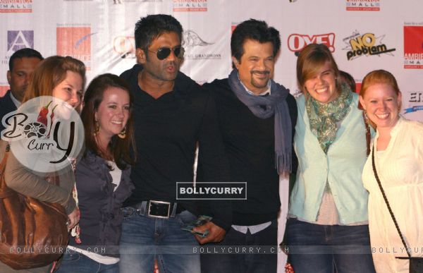 Anil Kapoor and Sunil Shetty at Ambience Mall, in New Delhi to promote thier film (111052)