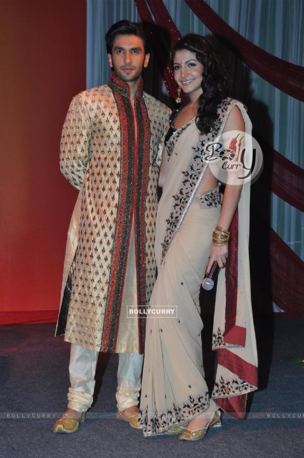 Anushka Sharma and Ranveer Singh in Special Shaadi By Band Baaja Baaraat (111094)