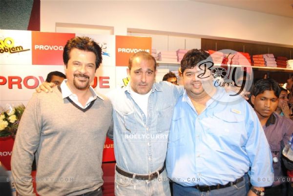 Anil Kapoor and Akshay Khanna at Promotion of No Problem at the Provogue Studio, Mumbai (111862)