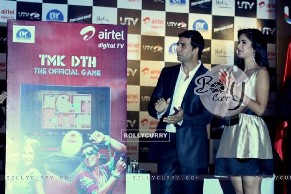 Akshay and Katrina at Launch of the 'Tees Maar Khan' Official Game at Novotel, Juhu, Mumbai (112108)