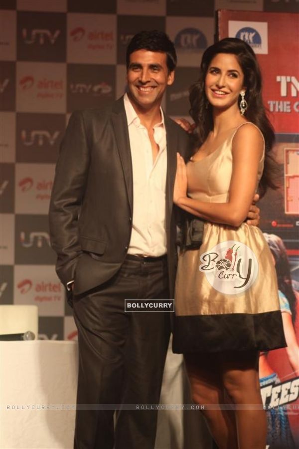 Akshay and Katrina at Launch of the 'Tees Maar Khan' Official Game at Novotel, Juhu, Mumbai (112112)