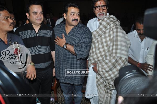 Amitabh Bachchan and Mohanlal at the press meet of Kandahar hosted by the Leela Hotels (112526)