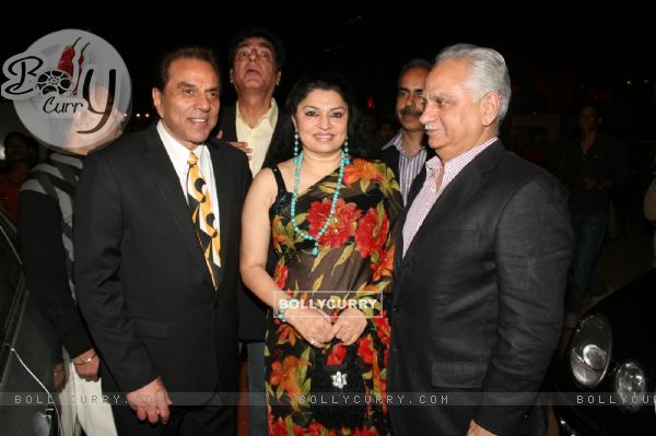 Dharmendra, Ramesh and Kiran Sippy at Colors Umang 2011. .