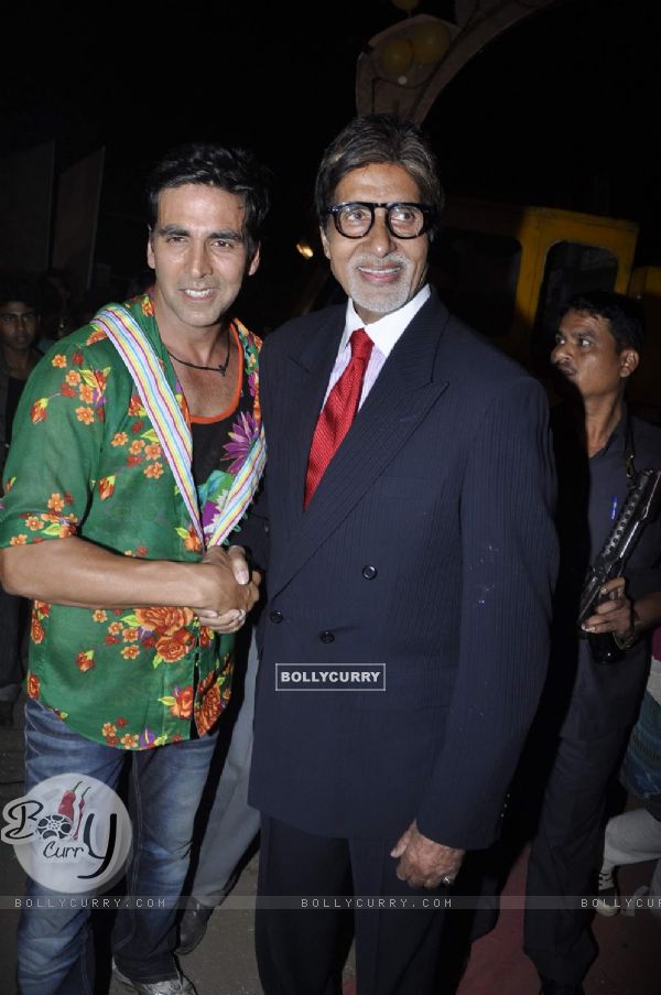 Amitabh Bachchan and Akshay Kumar at Big Star Awards, Bhavans Ground. .