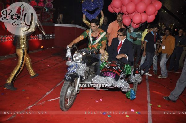 Amitabh Bachchan and Akshay Kumar at Big Star Awards, Bhavans Ground. .