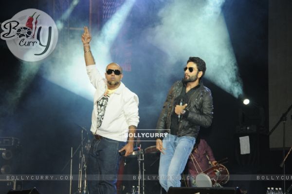 Vishal & Shekhar's Live Performance at Growel Idol at Kandivlis Growel 101 Mall