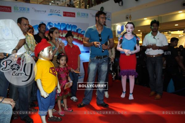 Ajay Devgan at Promotion of movie  "Toonpur Ka Super Hero" at oberoi mall, Mumbai (113579)