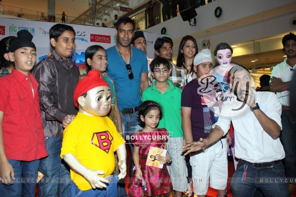 Ajay Devgan at Promotion of movie  "Toonpur Ka Super Hero" at oberoi mall, Mumbai (113585)