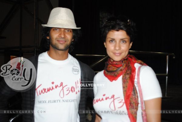 Purab Kohli and Gul Panag at Promotion of movie ''Turning 30!!!'' at IIT Powai ,Mumbai (113607)